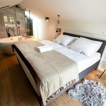 Apartments Kras 24 With Pool Sežana Kültér fotó