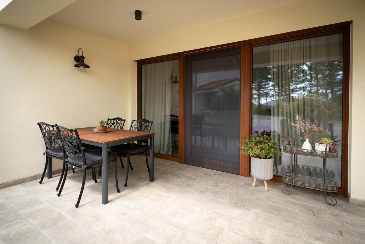 Apartments Kras 24 With Pool Sežana Kültér fotó