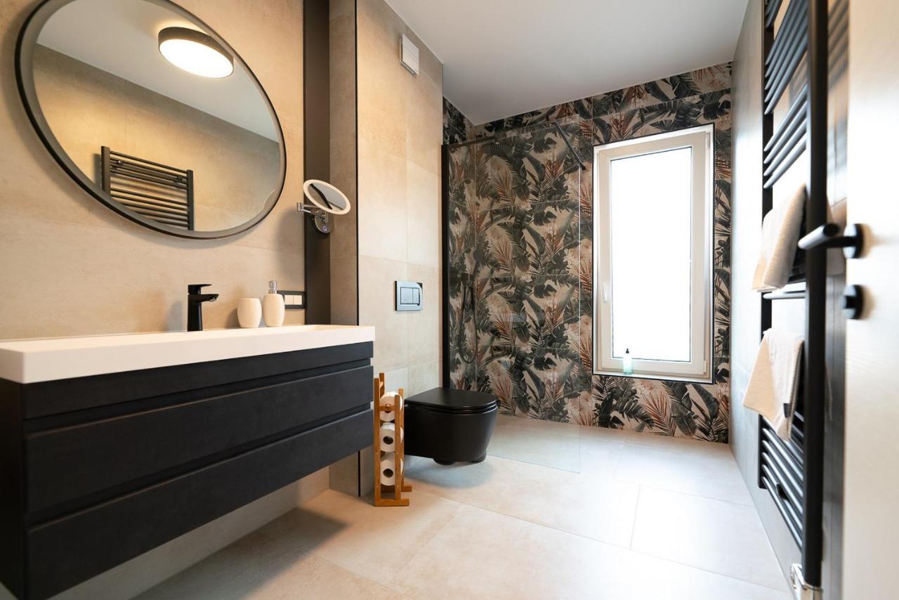 Apartments Kras 24 With Pool Sežana Kültér fotó