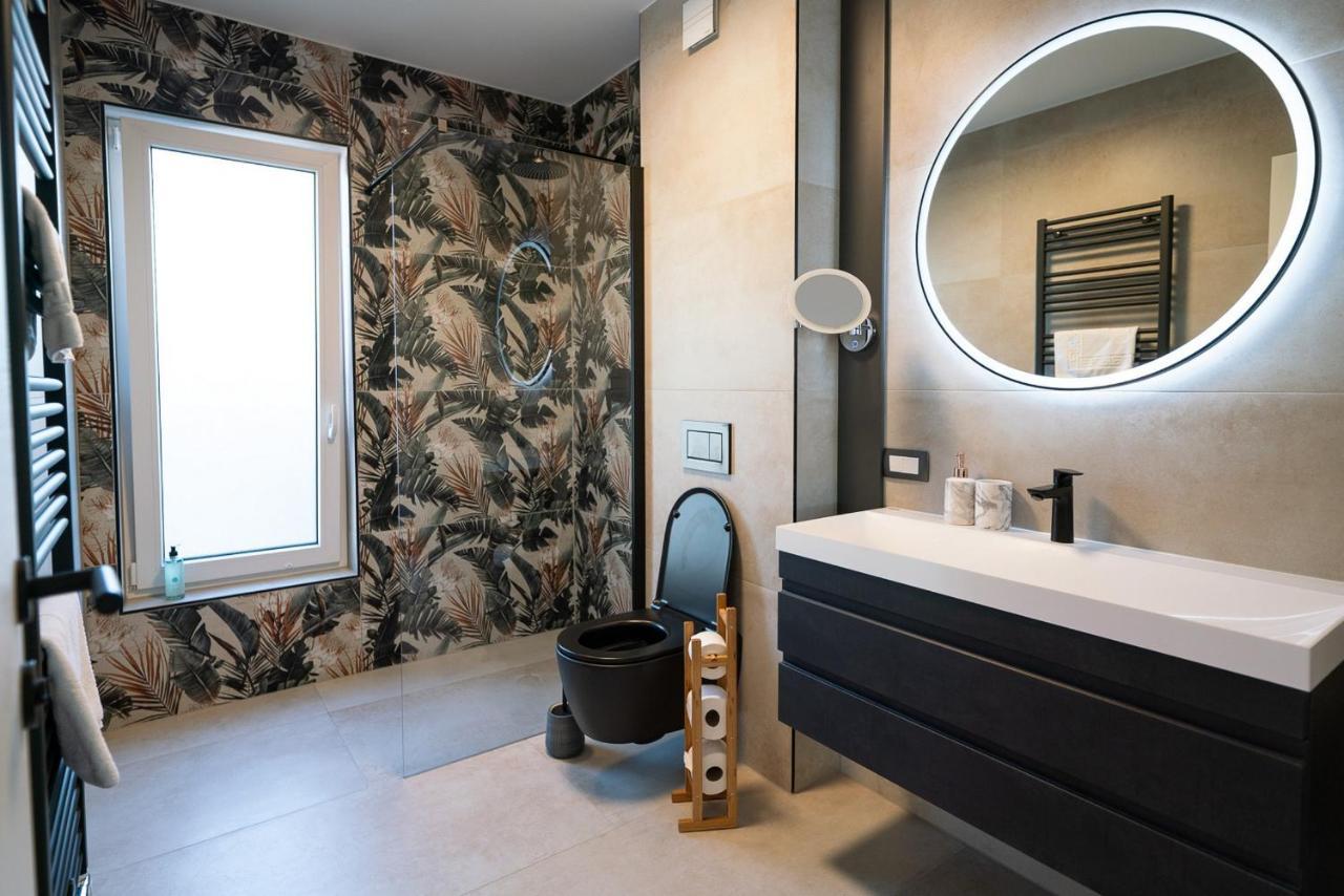 Apartments Kras 24 With Pool Sežana Kültér fotó