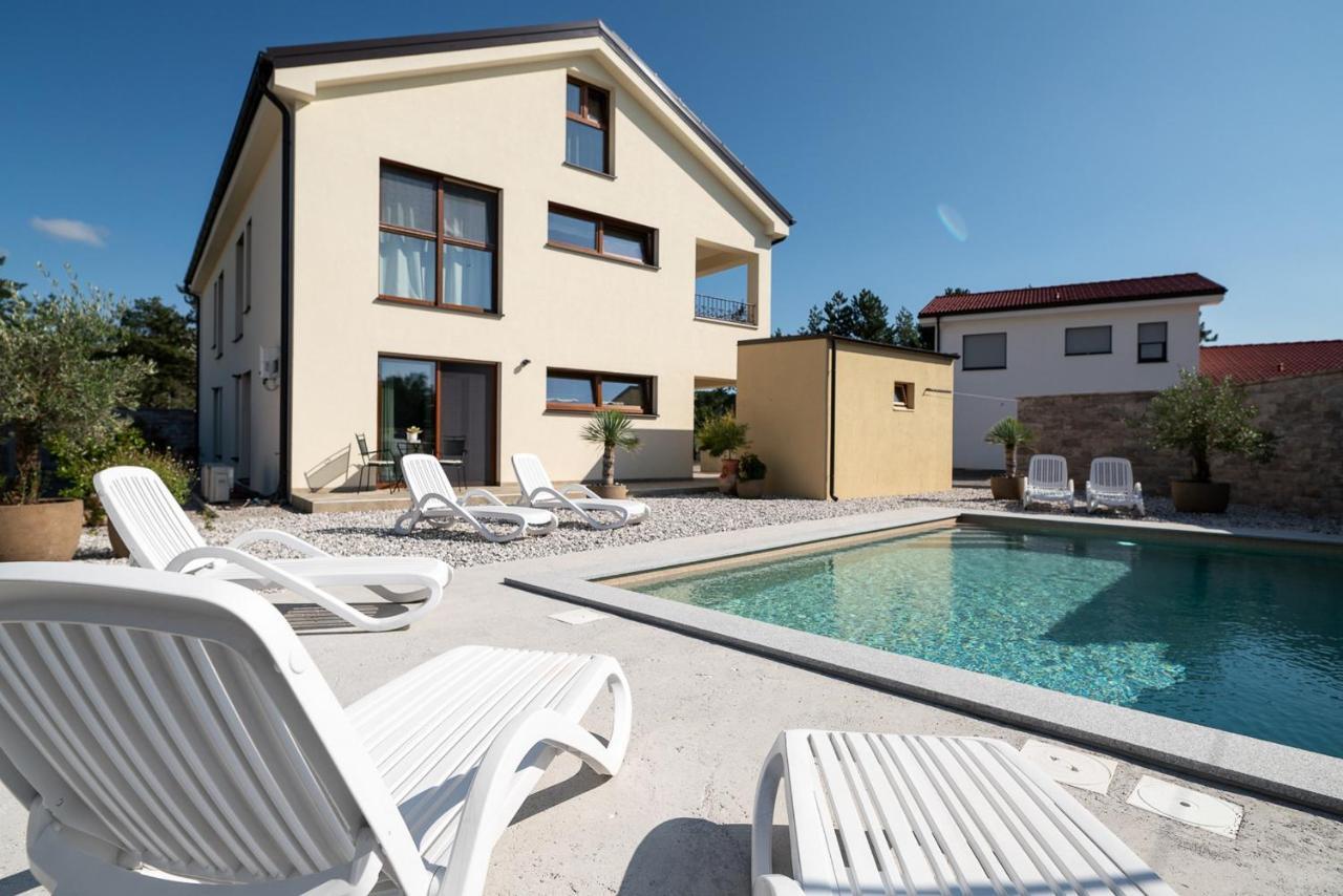 Apartments Kras 24 With Pool Sežana Kültér fotó