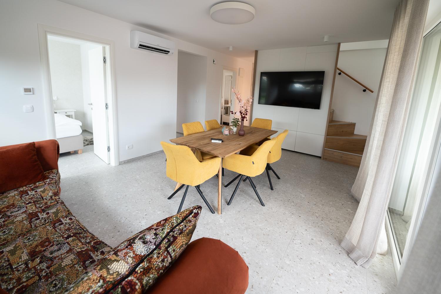 Apartments Kras 24 With Pool Sežana Kültér fotó