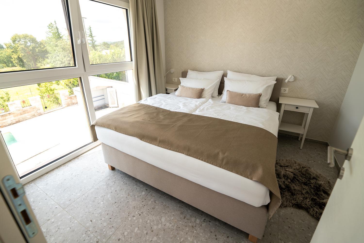 Apartments Kras 24 With Pool Sežana Kültér fotó